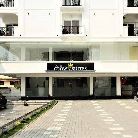 Hotel Crown Suites Kochi Екстер'єр фото