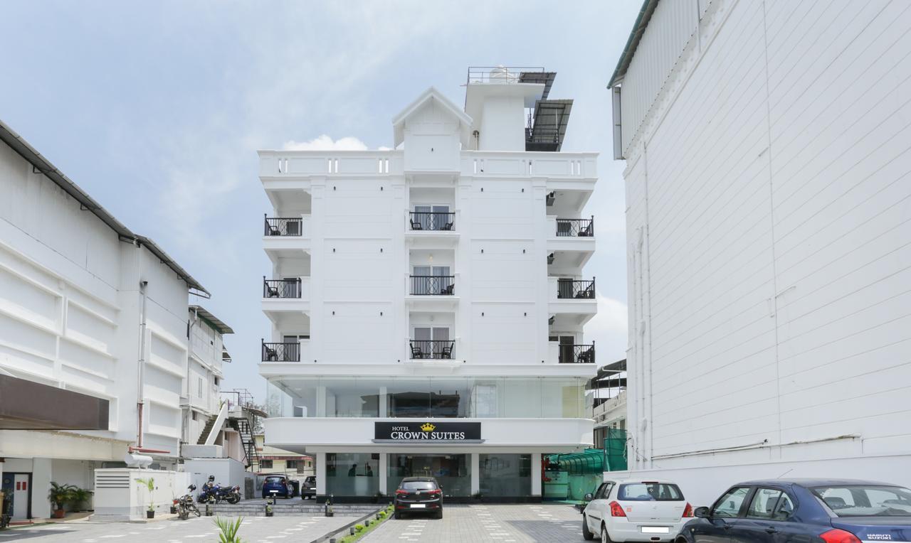 Hotel Crown Suites Kochi Екстер'єр фото