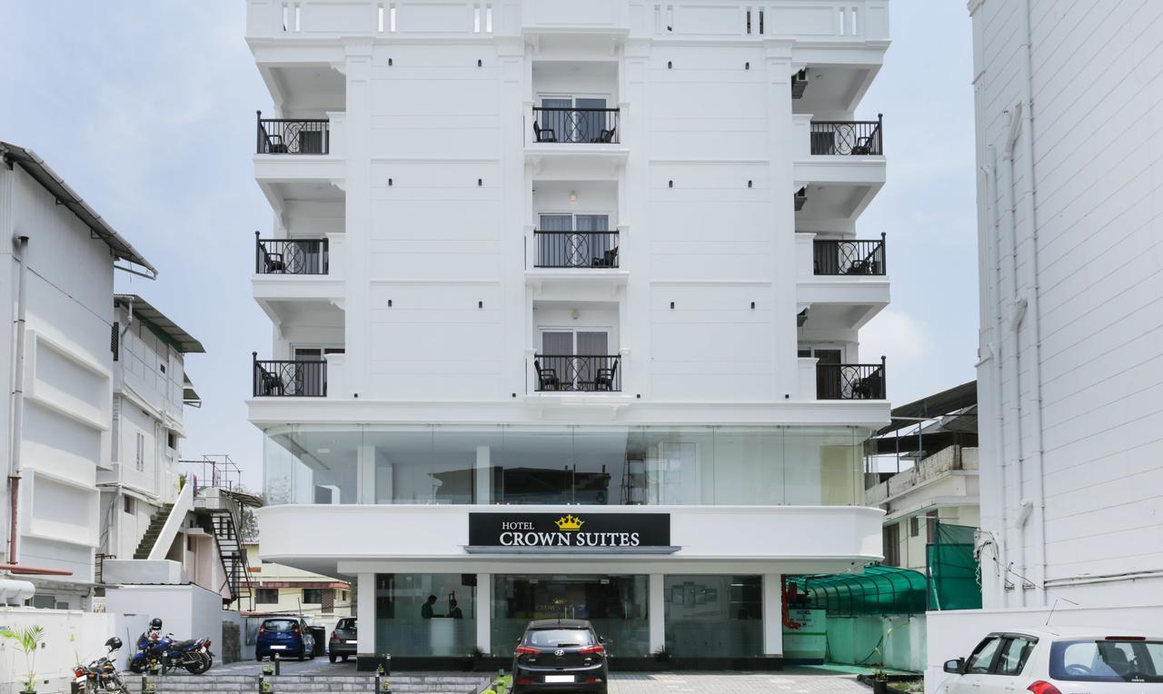 Hotel Crown Suites Kochi Екстер'єр фото