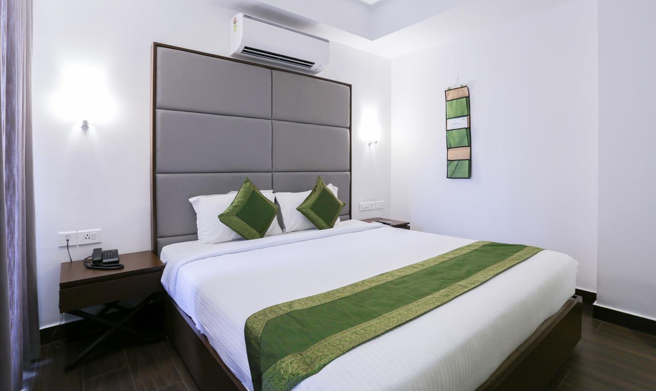 Hotel Crown Suites Kochi Екстер'єр фото