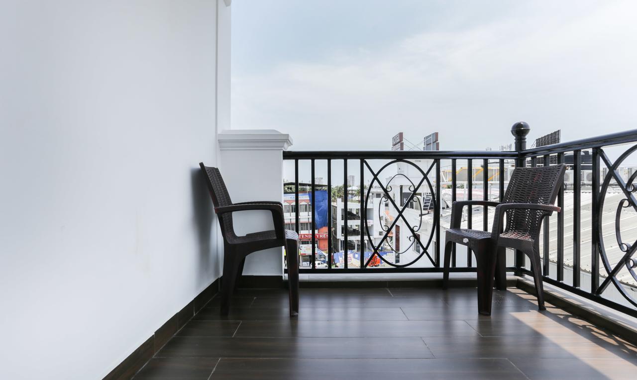 Hotel Crown Suites Kochi Екстер'єр фото