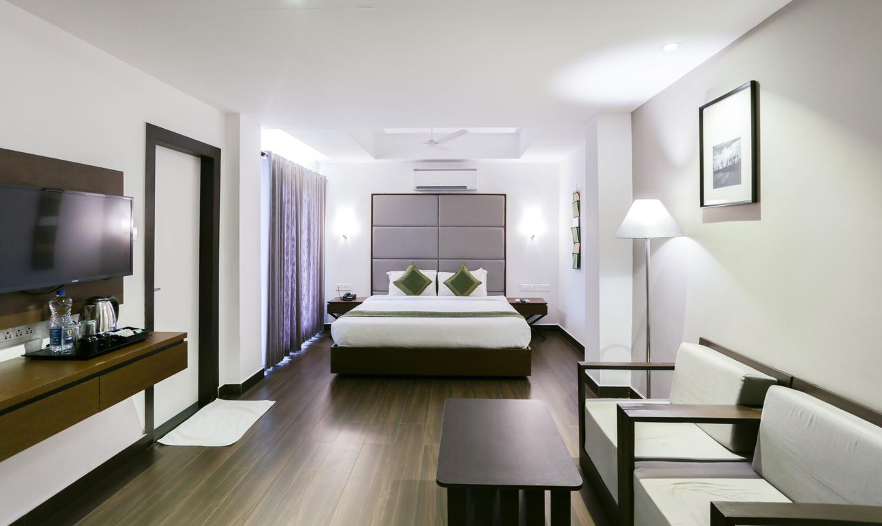 Hotel Crown Suites Kochi Екстер'єр фото