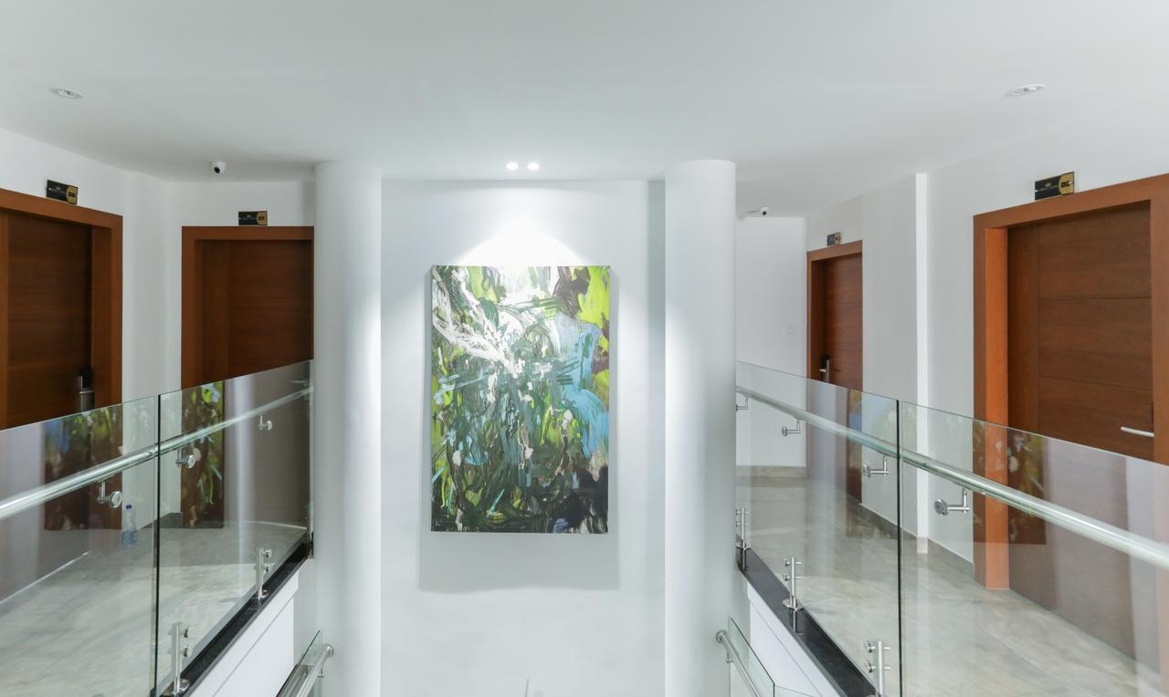 Hotel Crown Suites Kochi Екстер'єр фото